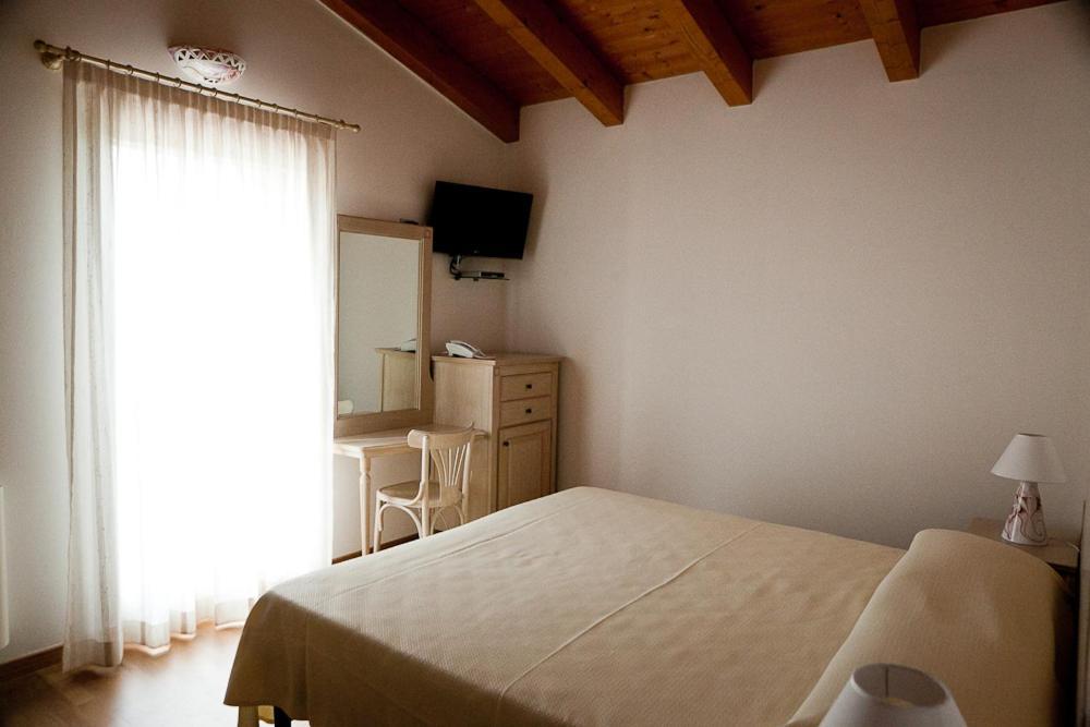 فيرّارا Ladino Room & Breakfast الغرفة الصورة